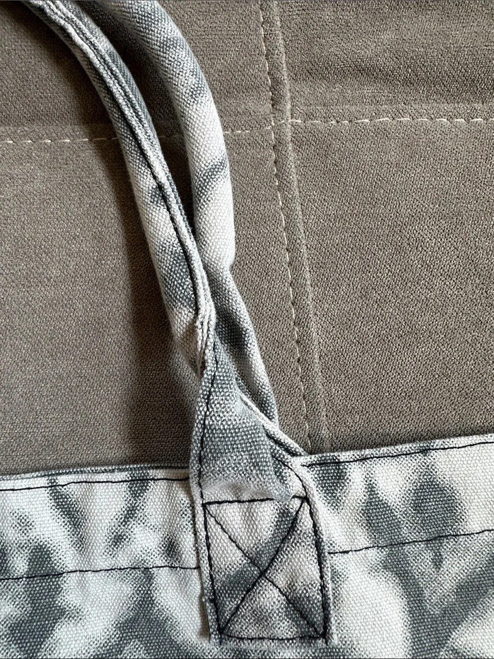 ALO Yoga Gray & White Tie-Dye Canvas Tote with Logo